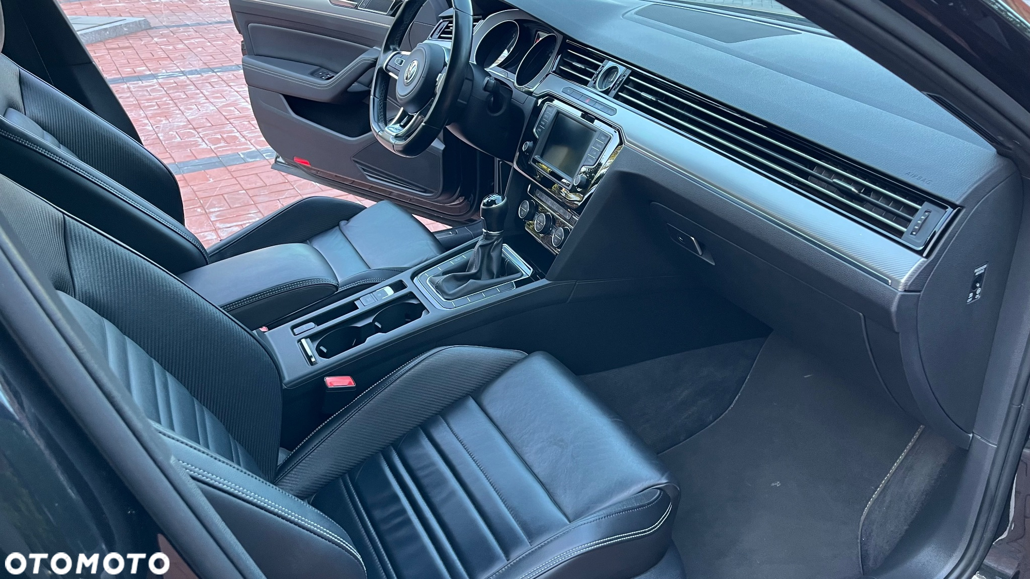Volkswagen Passat - 12