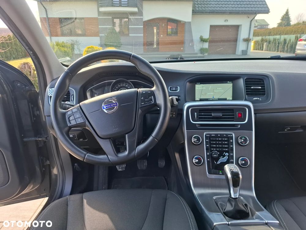 Volvo S60 D2 Momentum - 14