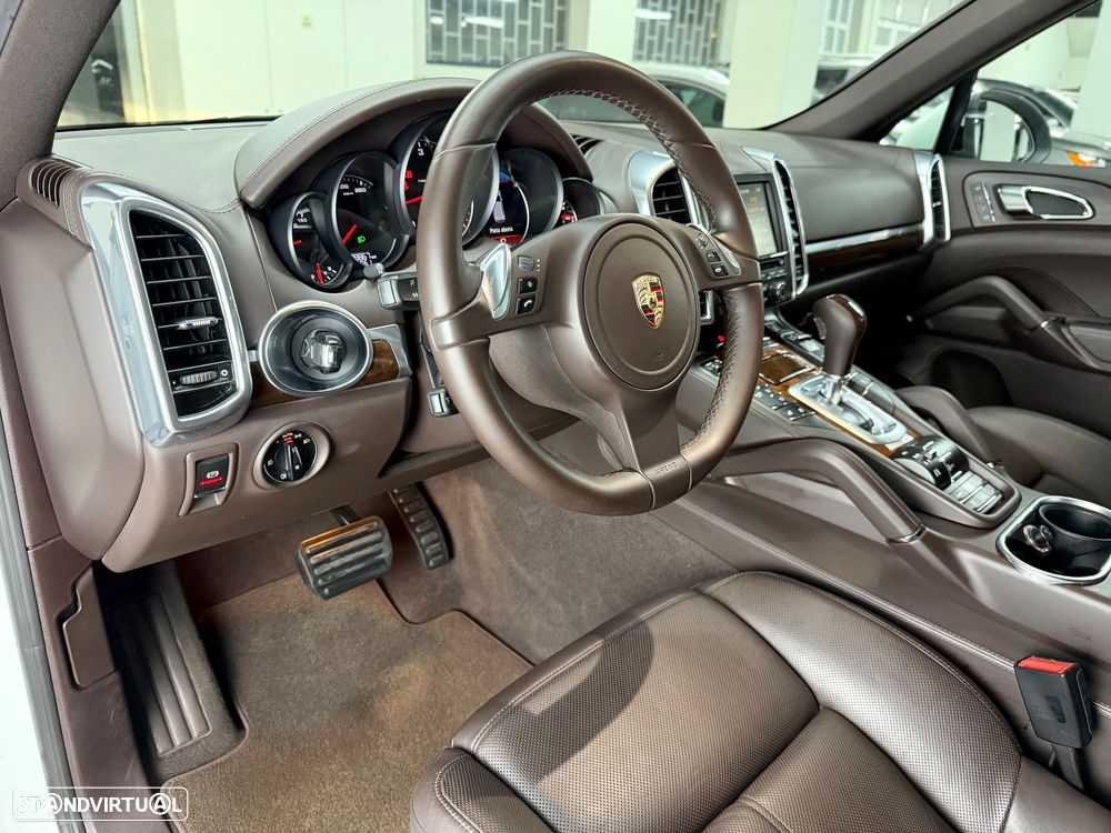 Porsche Cayenne Tiptronic S - 15