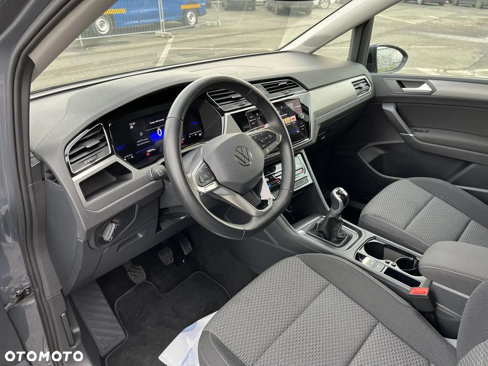 Volkswagen Touran - 9