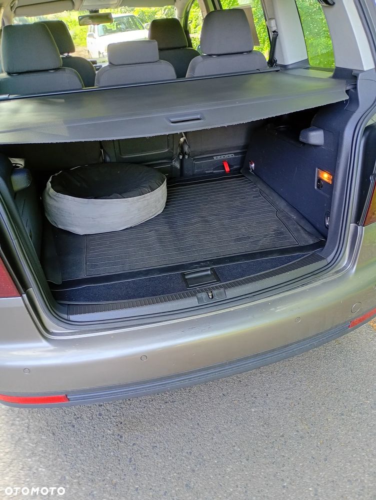 Volkswagen Touran 1.9 TDI DPF Highline DSG - 7