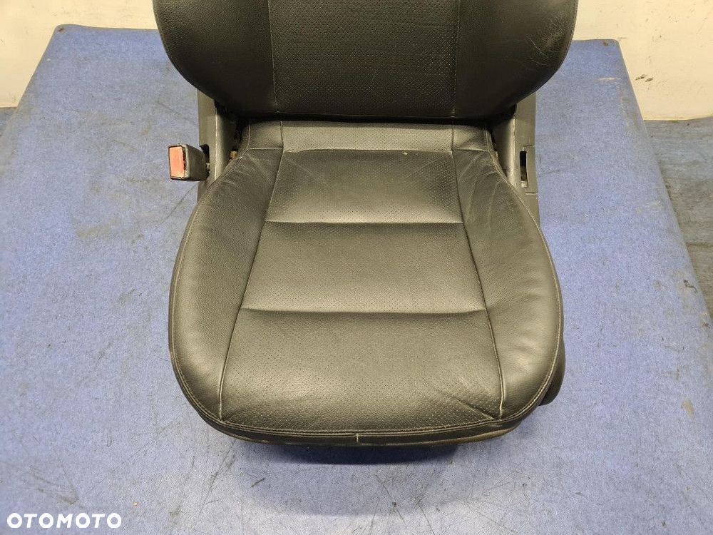 MERCEDES W203 LIFT KOMBI FOTEL KIEROWCY. - 2