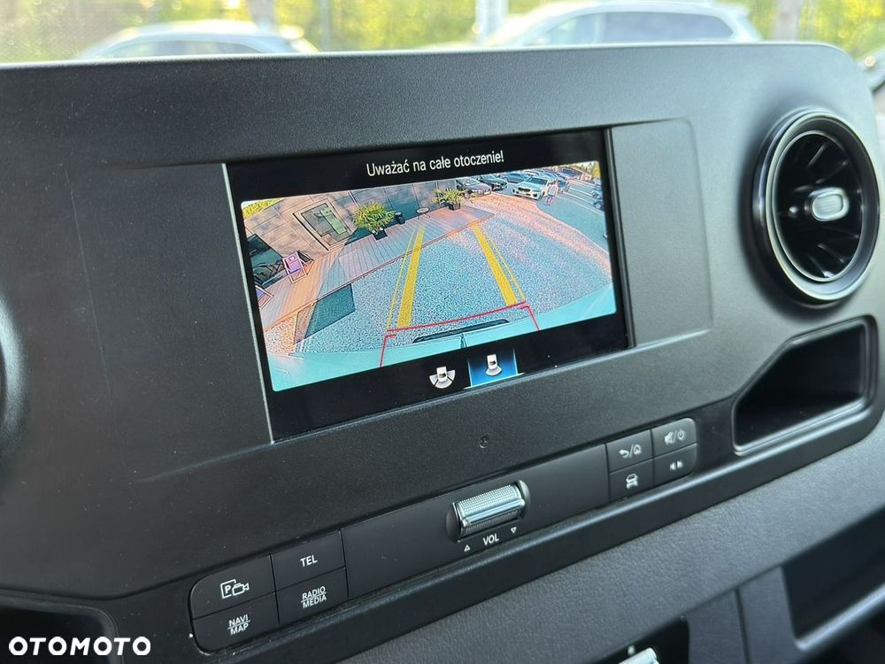 Mercedes-Benz Sprinter - 24