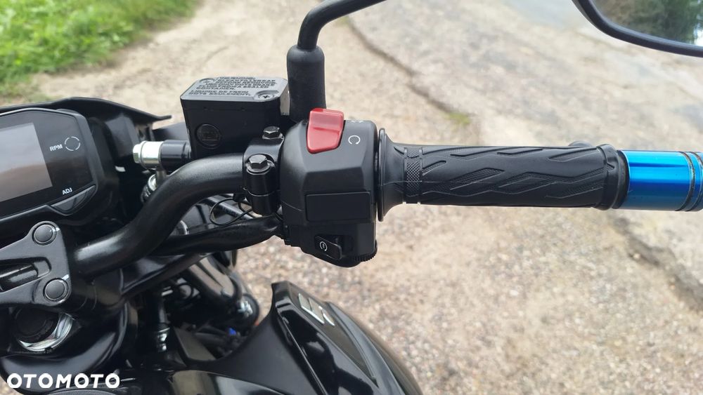 Suzuki GSX - 22