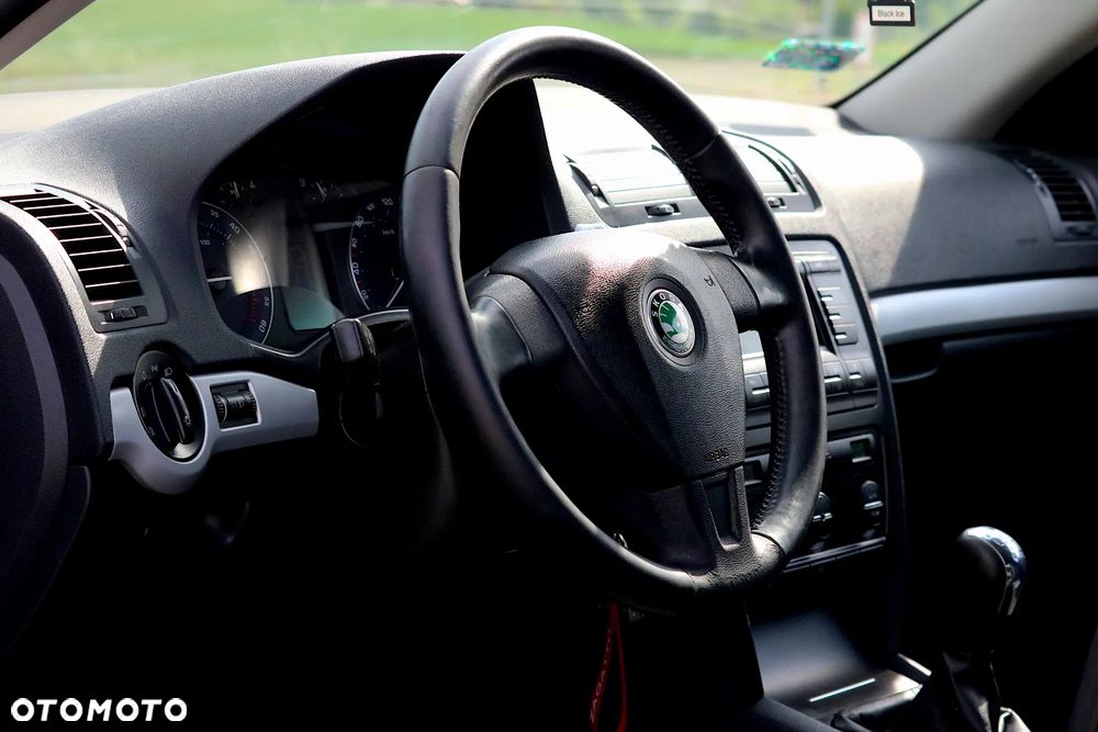 Skoda Octavia 2.0 TDI DPF Elegance - 28