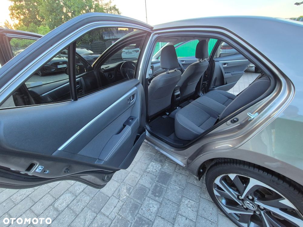 Toyota Corolla - 14