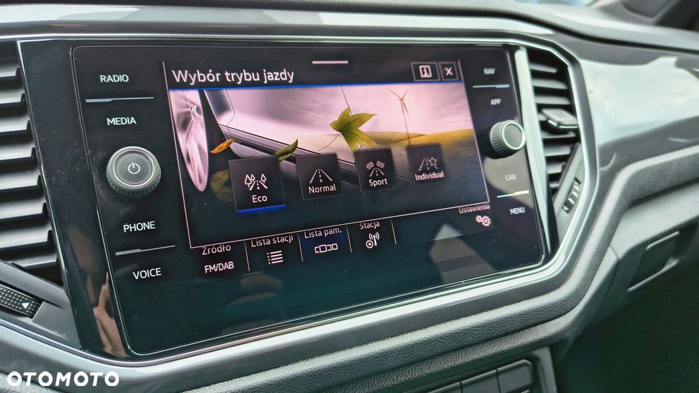 Volkswagen T-Roc - 22