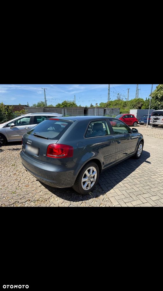 Audi A3 3-drzwiowe 1.6 Attraction - 3