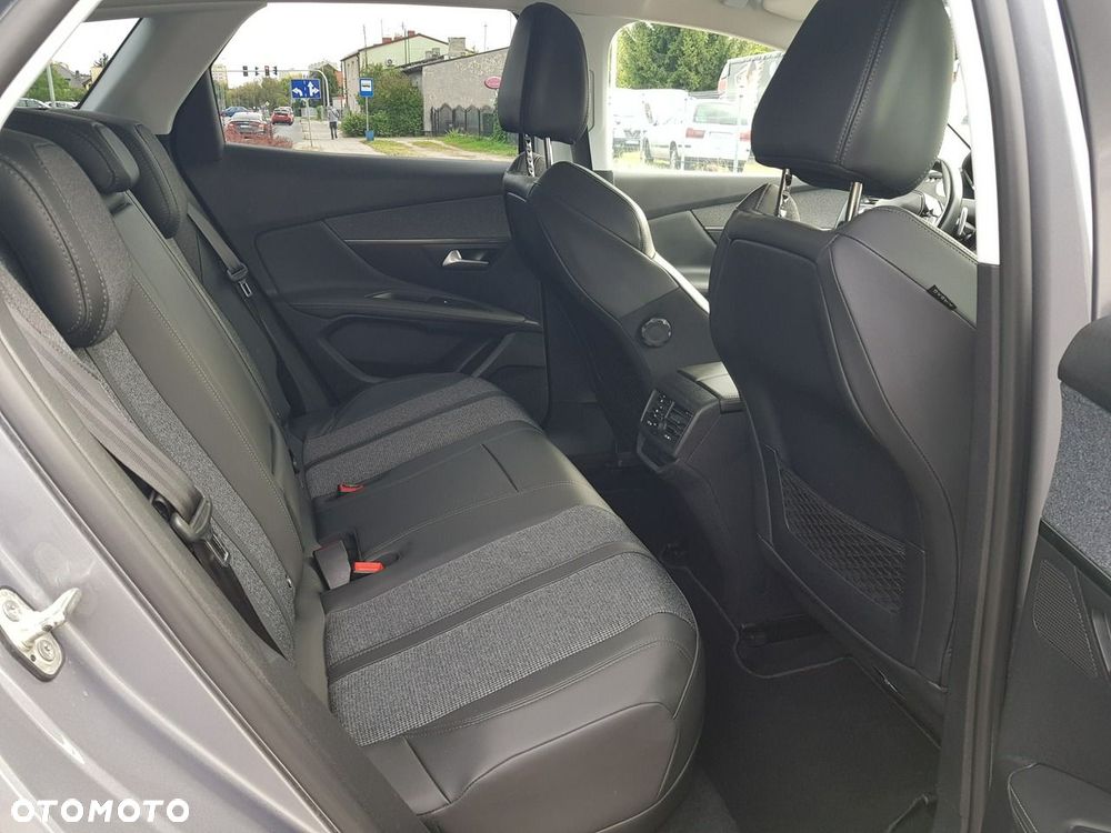 Peugeot 3008 1.6 PureTech HYbrid Allure S&S EAT8 - 15