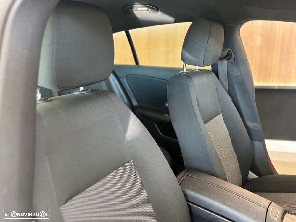 Mercedes-Benz CLA 200 - 11