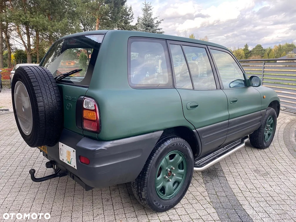 Toyota RAV4 2.0 GLi - 7