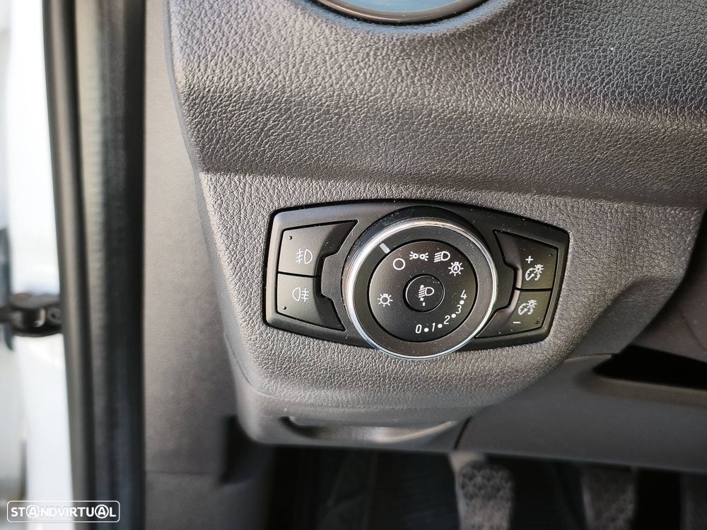 Ford Tourneo Courier 1.0 EcoBoost Titanium - 33