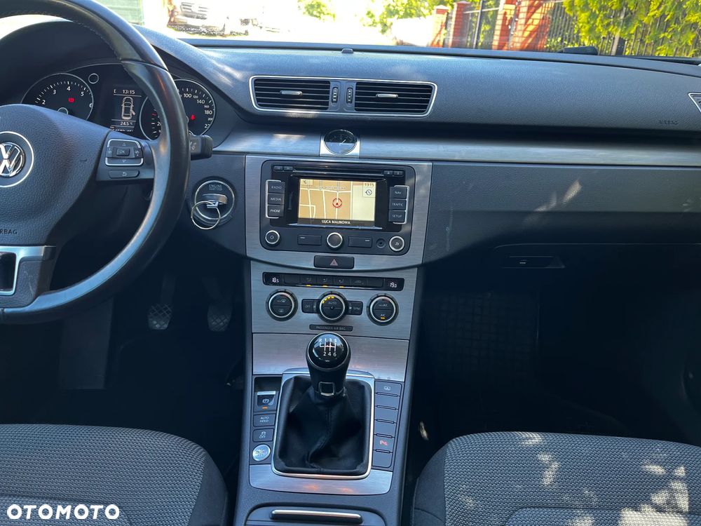 Volkswagen Passat 1.4 TSI BMT Comfortline - 9