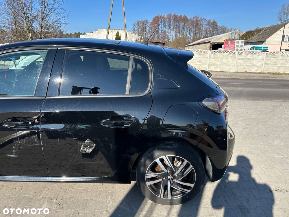 Peugeot 208 - 30