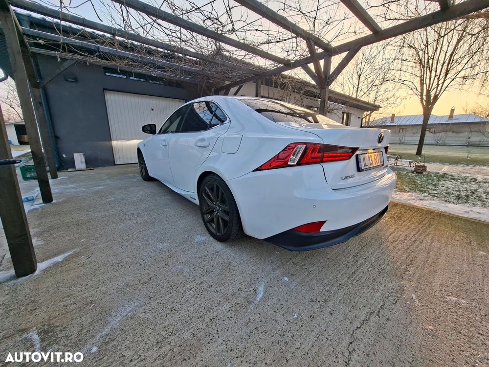 Lexus Seria IS 300h Aut. F Sport - 9
