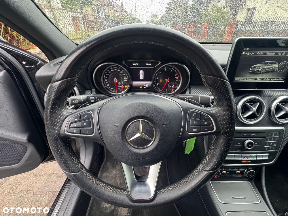 Mercedes-Benz Klasa A 180 7G-DCT AMG Line - 17