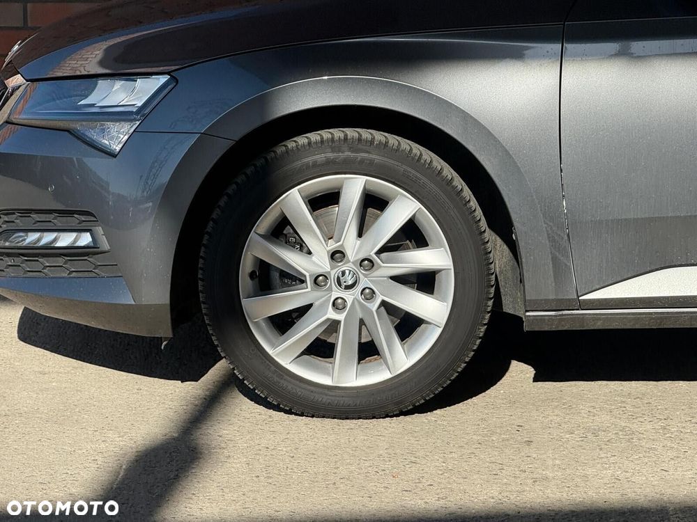 Skoda Superb 2.0 TSI Ambition DSG - 9