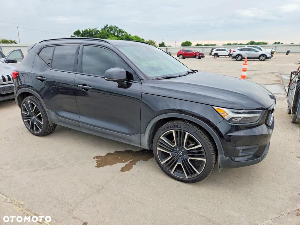 Volvo XC 40 T5 AWD R-Design - 1