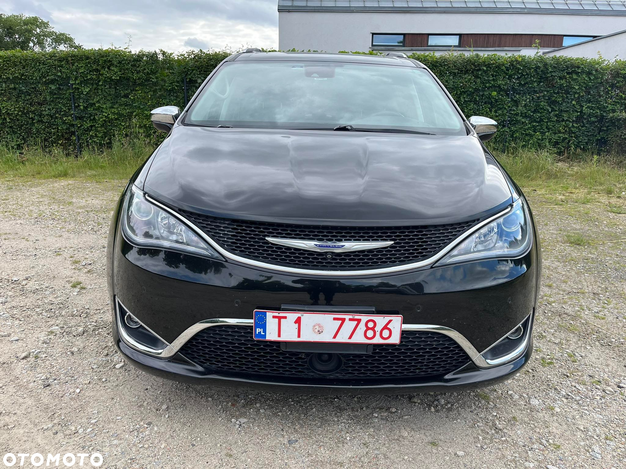 Chrysler Pacifica - 2