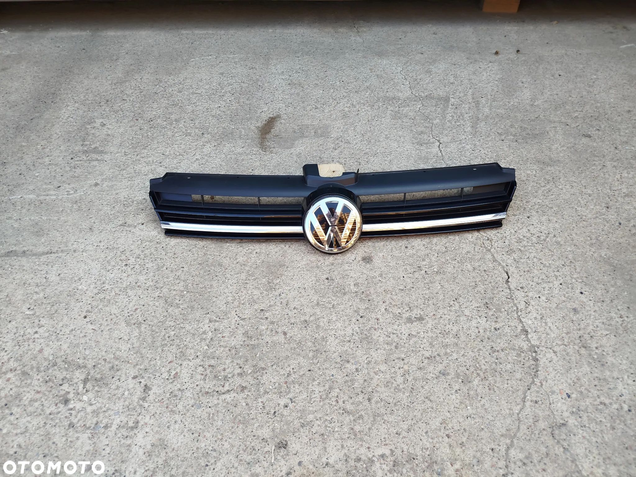 Volkswagen Golf VII 7 grill atrapa pod radar - 1