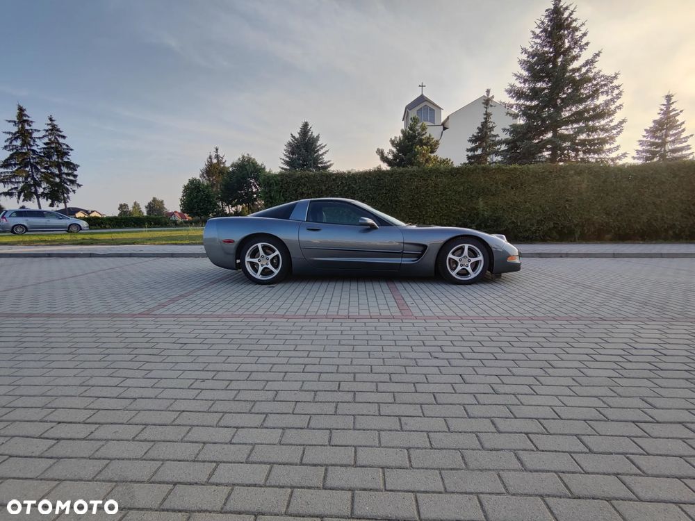 Chevrolet Corvette - 5