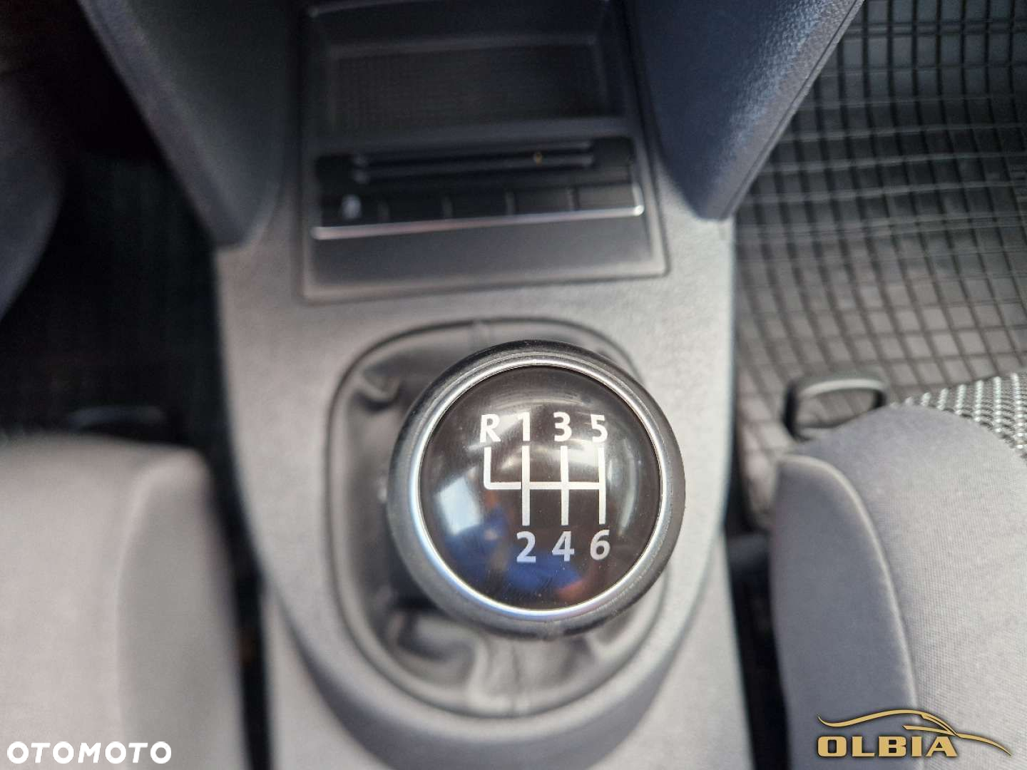Volkswagen Touran - 27