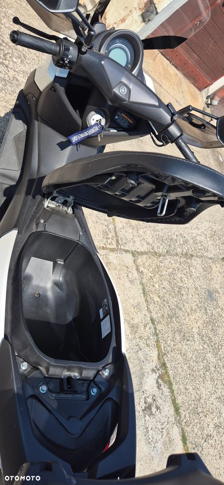 Yamaha NMAX - 8