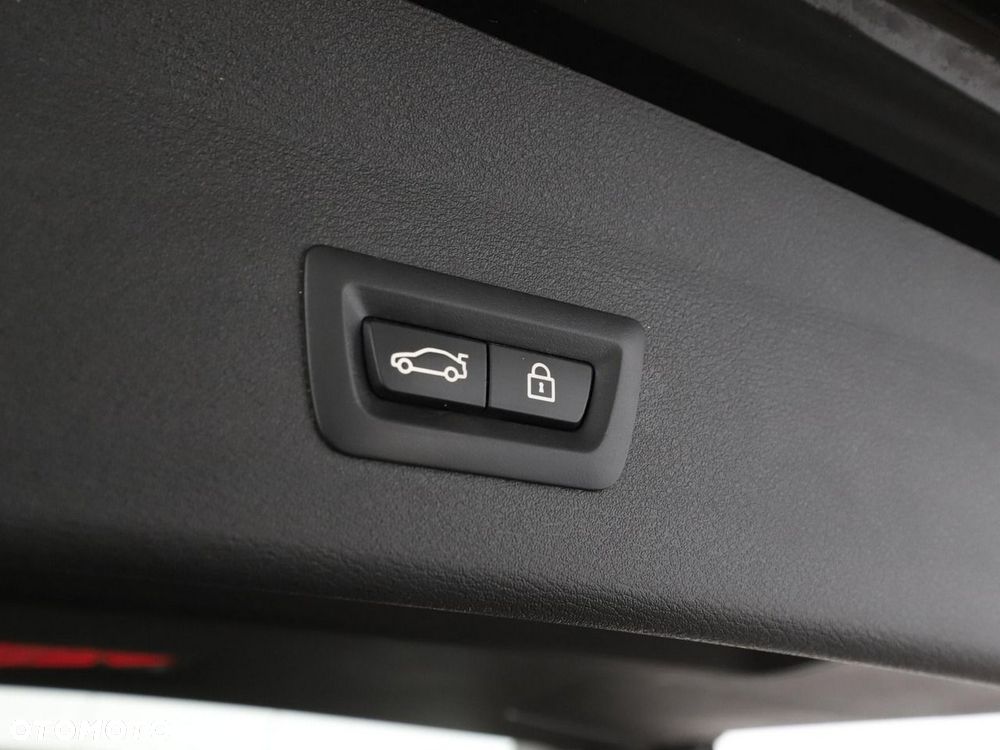 BMW X1 sDrive20i GPF xLine - 38