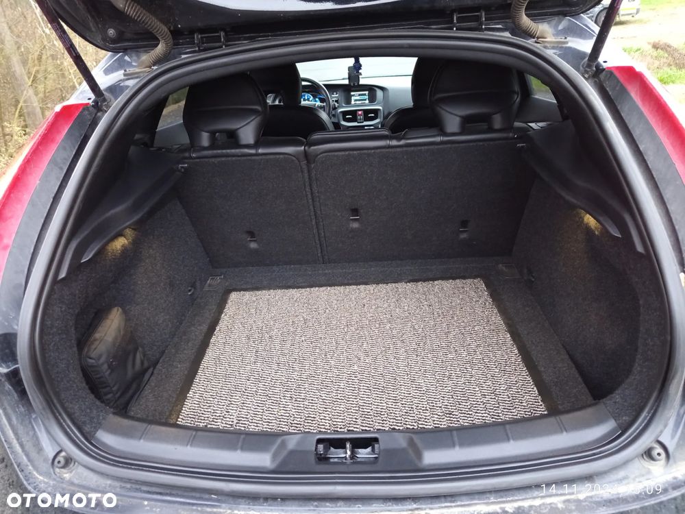 Volvo V40 D3 R Design - 7