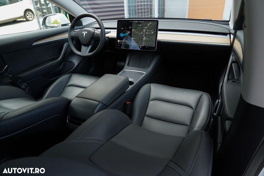 Tesla Model 3 - 41