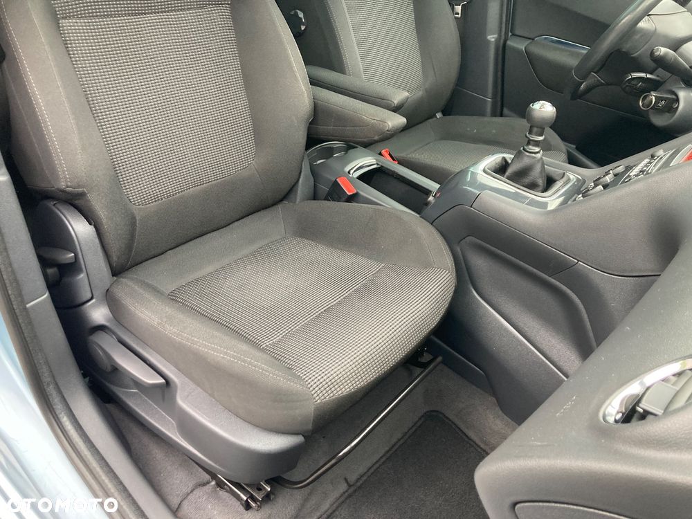 Peugeot 5008 - 15
