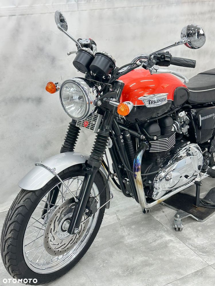Triumph Bonneville - 5