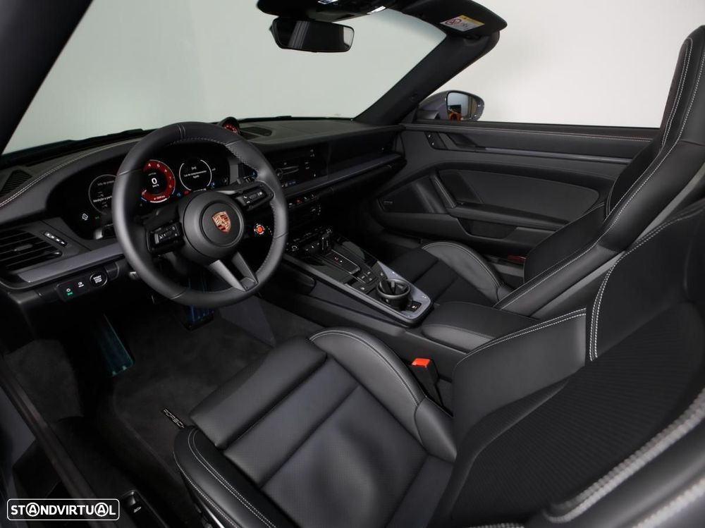 Porsche 911 (992) Carrera 4 GTS - 9