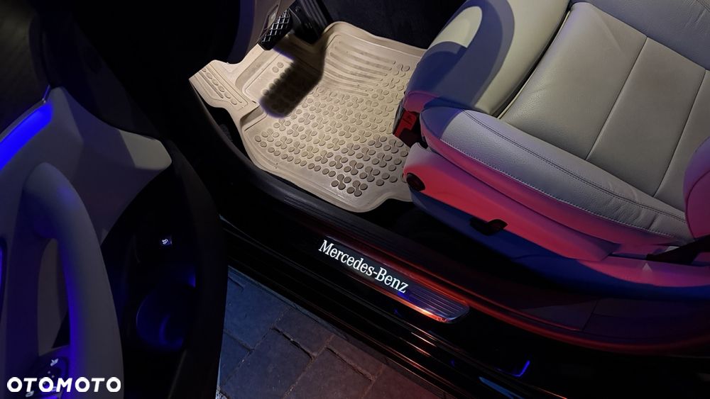 Mercedes-Benz Klasa E 220 d Exclusive - 27