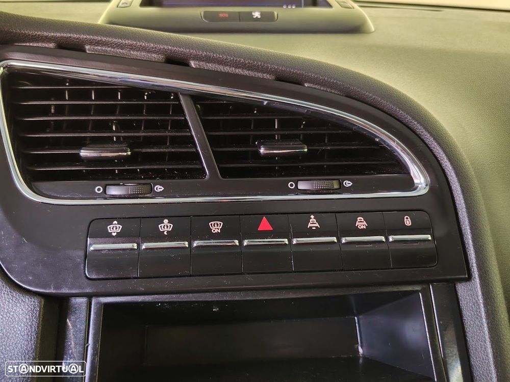 Peugeot 5008 - 24