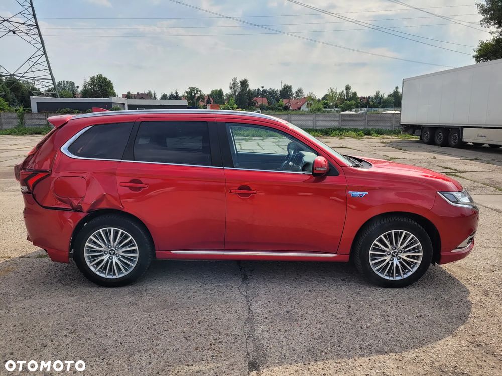 Mitsubishi Outlander 2.0 Intense 4WD CVT - 17