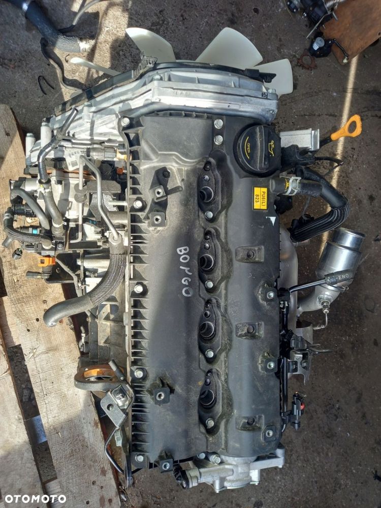 SILNIK SŁUPEK HYUNDAI KIA BONGO 2.5 CRDI - 1