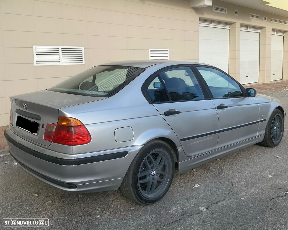 BMW 320 - 4
