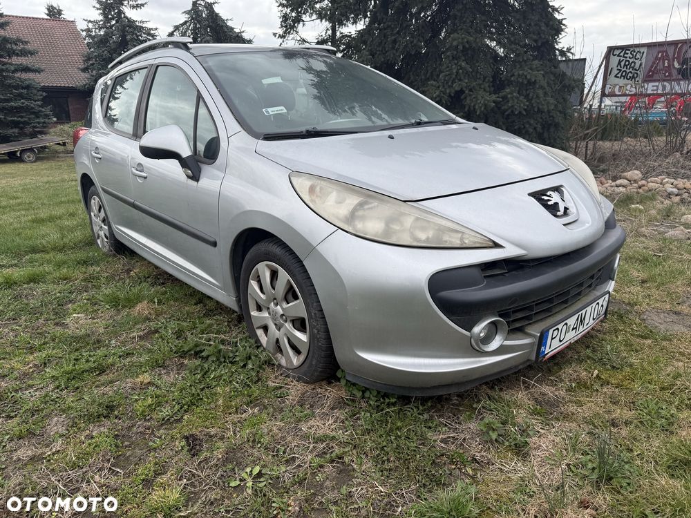 Peugeot 207 - 1