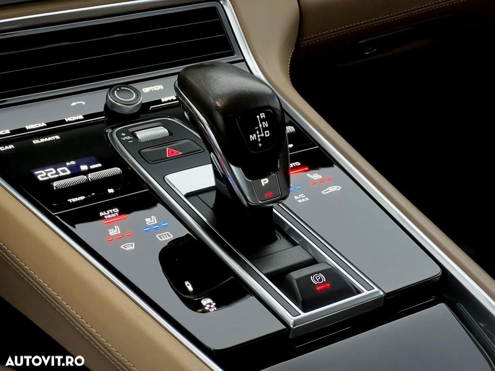 Porsche Panamera - 16