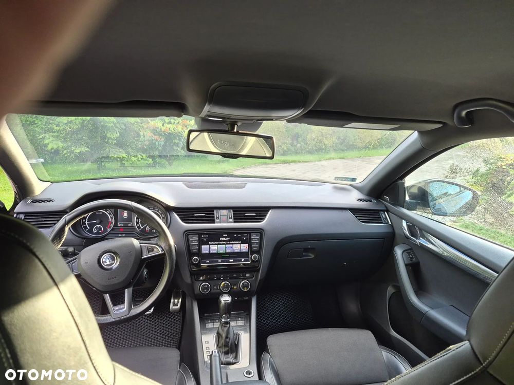 Skoda Octavia 2.0 TDI DSG RS - 9