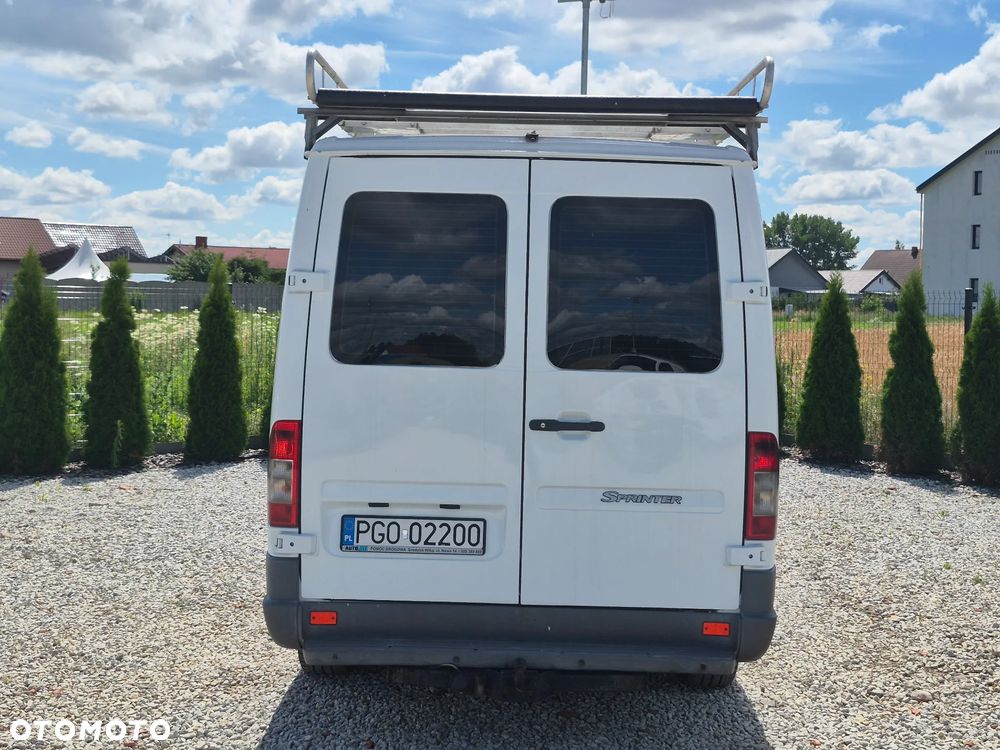 Mercedes-Benz Sprinter - 15