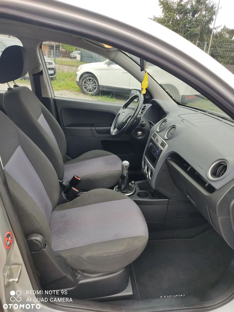 Ford Fusion 1.4 Elegance - 12