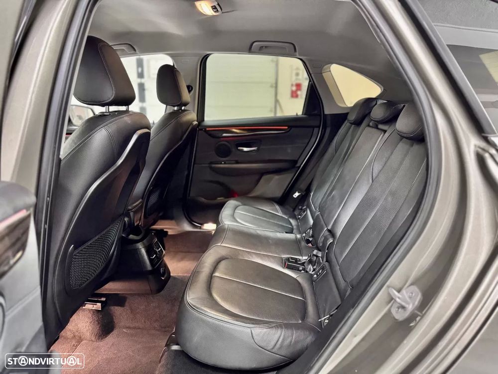 BMW 218 Active Tourer d Line Luxury - 44