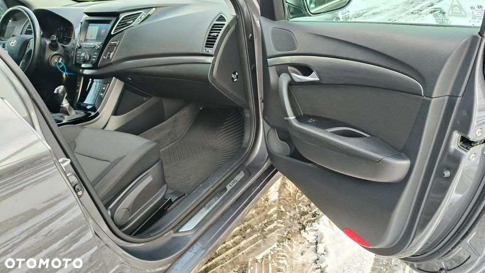 Hyundai i40 Kombi blue 1.6 CRDi Space - 13