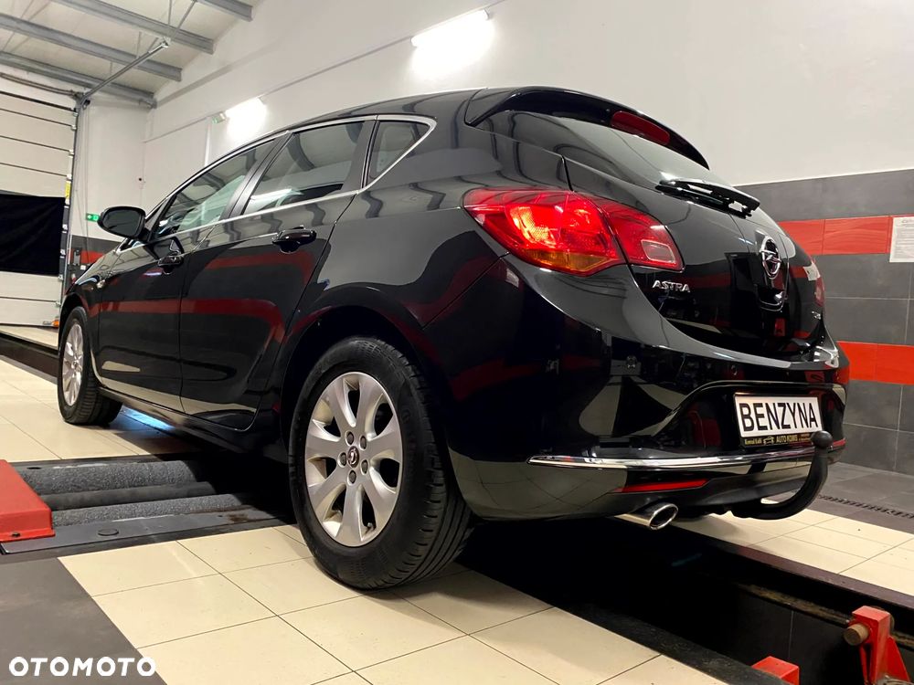 Opel Astra 1.4 T Cosmo S&S - 13