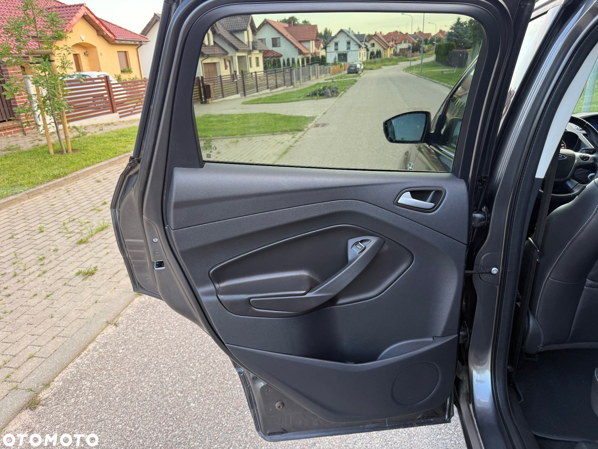Ford Kuga - 25
