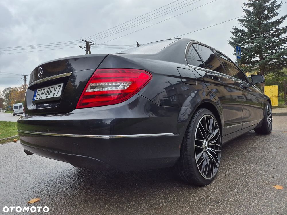 Mercedes-Benz Klasa C 180 BlueEFFICIENCY Avantgarde - 18