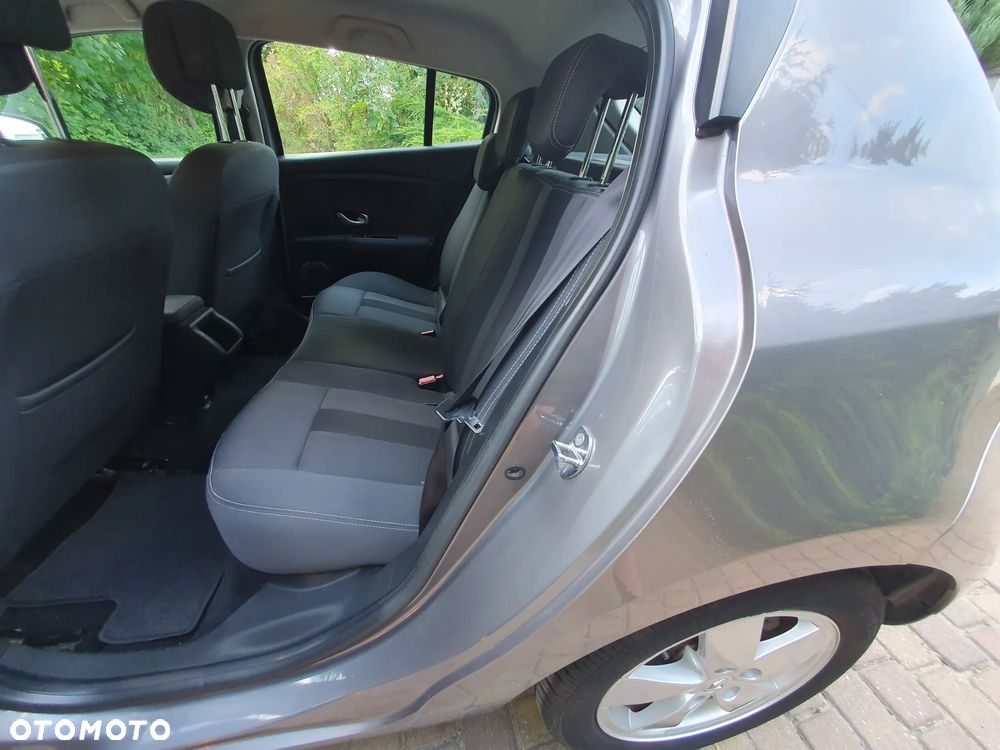 Renault Megane TCe 130 Bose Edition - 11