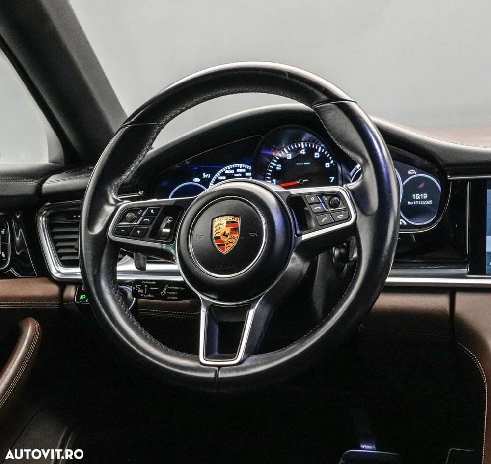 Porsche Panamera 4S Executive - 18